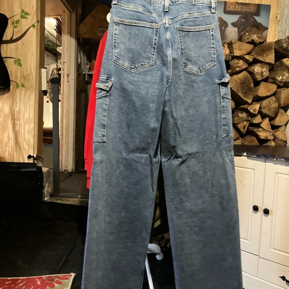 Women's GAP Blue Cargo Jeans wideleg. NWOT - Picture 2 of 5